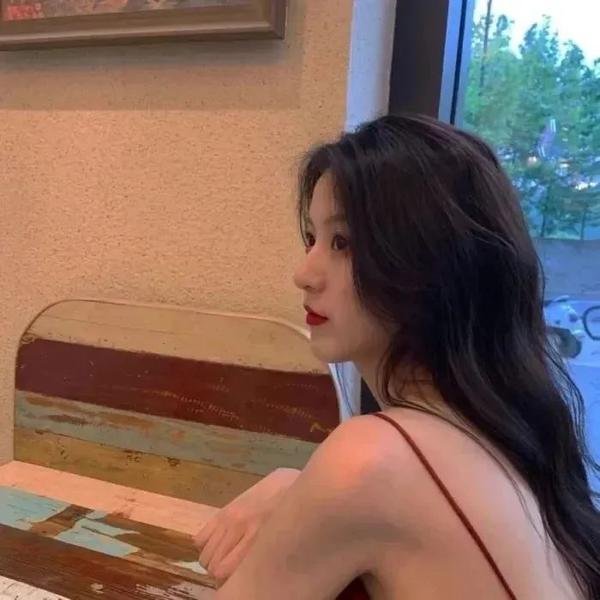 穿越系统搞错位面,被关小黑屋十万年